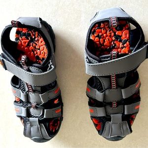 Kids Bluefin sandals never worn size 13